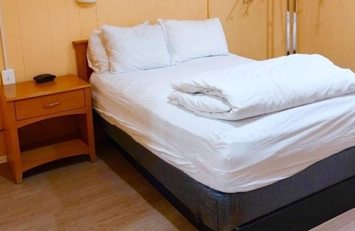 Downtown Baltimore House | cheapest room