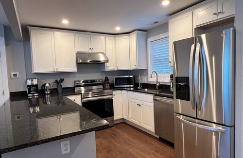 Fort Howard House | Cheerful 2 Home