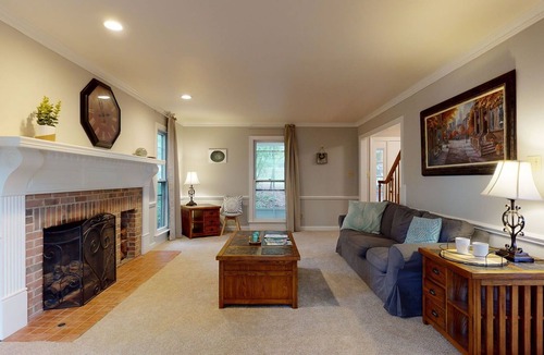 Northwest Raleigh House | Cheerful 4 bedroom with home office near shopping