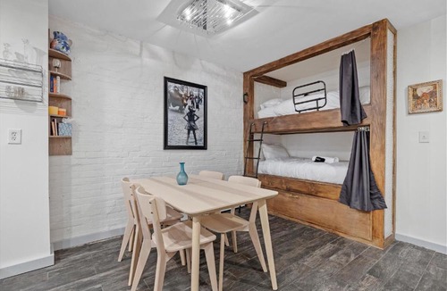Lanier Heights Apartment | Cheery Flat in Adams Morgan - Mt Pleasant