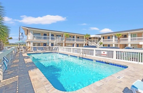 North Myrtle Beach Villa | Cherry Grove Escape l 1BR CB101 l Steps from Ocean