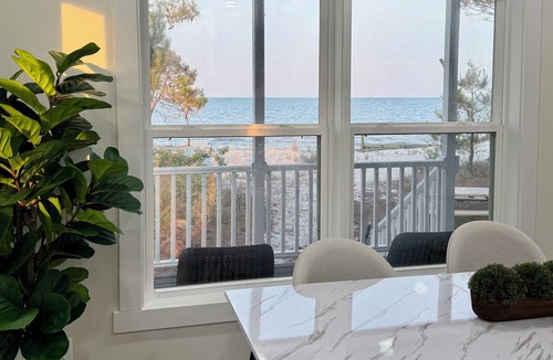 Bavon House | Chesapeake Bayfront Cottage - Private Beach w/Kayaks in Port Haywood