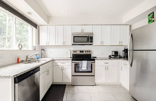 Charlotte Apartment | Chic 2BR Townhouse w/Smart TV, Close to All!