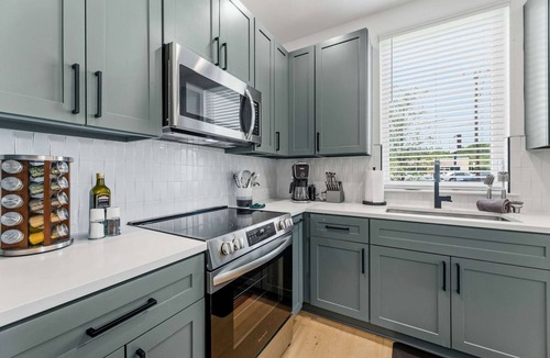 MLK Condo | Chic 3BR in East Austin w EV Charger, Near DT!