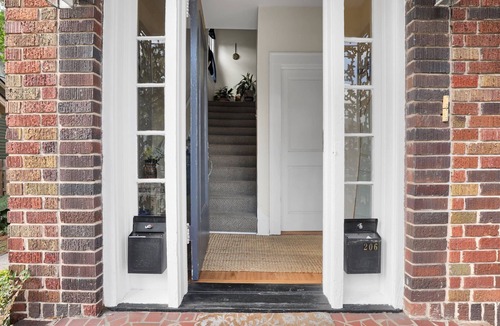 Midtown Apartment | Chic and charming 2 bedroom upper unit in the heart of fabulous Savannah