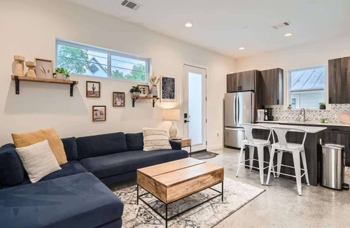 Govalle House | Chic East Austin Home | Walkable w/Private Yard