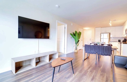 Groveton Apartment | Chic Groveton Apt Near Metro