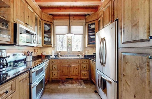 Highlands House | Chic Highland Cabin