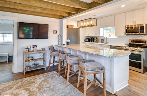 Myrtle Beach House | Chic Historic Myrtle Beach Cottage: Steps to Beach