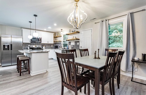 Southeast Raleigh House | Chic ranch close to DT Raleigh - starts at 3.5k/month
