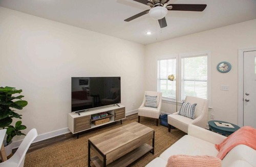 Thomasville House | Chic Thomasville Home: Walk to Downtown!