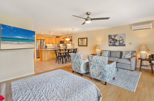 Kihei Condo | Christmas available at beautiful oceanview Maui Kamaole I-103