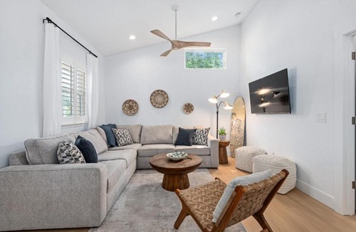 Downtown Historic District House | Citrus Hideaway - Steps to City Center