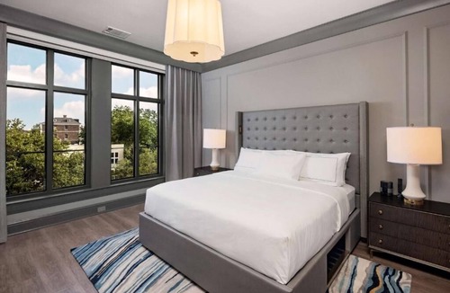 Ansonborough Hotel | City Base w/Kitchen & Balcony, Near Liberty Square & Waterfront Park