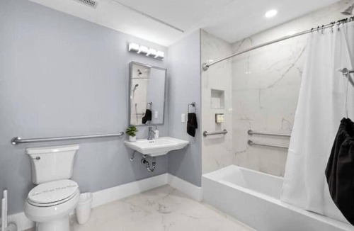 Kingman Park Apartment | CityLights Condo+3Bed+PrivateParking+ No steps
