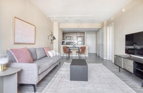 Court House Apartment | Clarendon 1BR w Gym WD Doorman nr Metro WDC-349