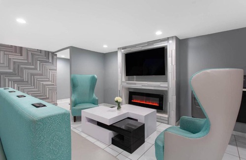 Charlotte Hotel | Clarion Pointe