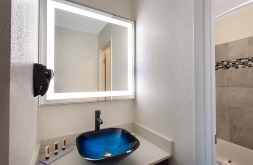 Charlotte Hotel | Clarion Pointe