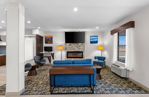 Archdale Hotel | Clarion Pointe
