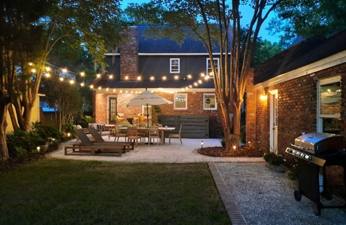 Mount Pleasant House | Classic Charleston with a contemporary twist in charming and historic Snee Farm.