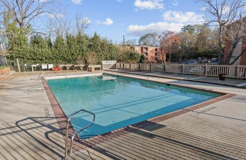 Athens Apartment | Classic City Getaway - Walk to Sanford Stadium! condo