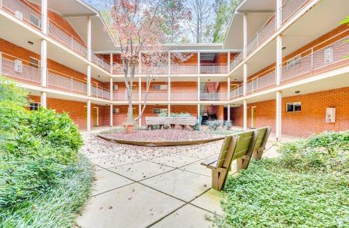Athens Apartment | Classic City Getaway - Walk to Sanford Stadium! condo