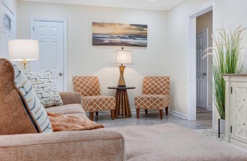 Columbus House | Classic Comfort Home- Near Ft Benning, Large Deck, Sleeps 10