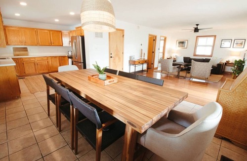 Duck Cottage | Classic Duck Cottage – Heated Pool + Walk to Beach