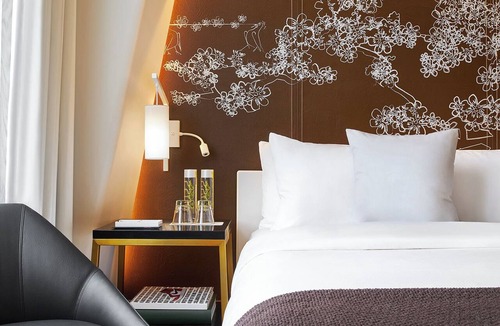 Downtown Washington D.C. Hotel | Classic Queen Bed | Hotel Washington | Near White House and National Mall