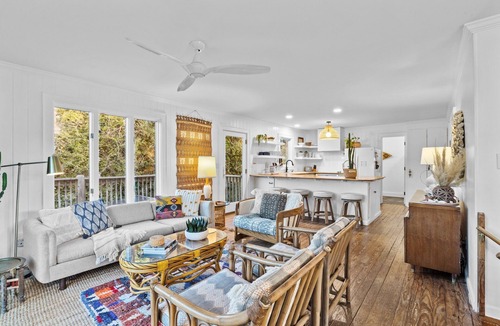 Emerald Isle Cottage | Classic Waterfront Cottage Private Pool Near Beach Water Views