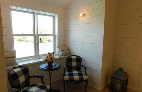 Round Top House | Classy Cattle Farm Experience-Wine and Bovine