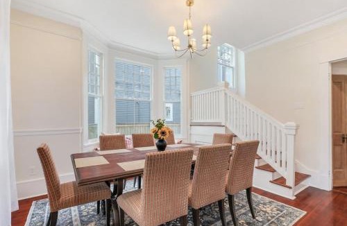 Uptown Historic District House | Classy Upscale Villa Perfect Uptown Location