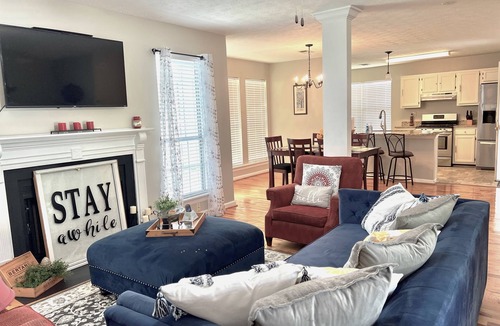 Lawrenceville House | Clean+Cozy+Close to 85 & 316 | Pets