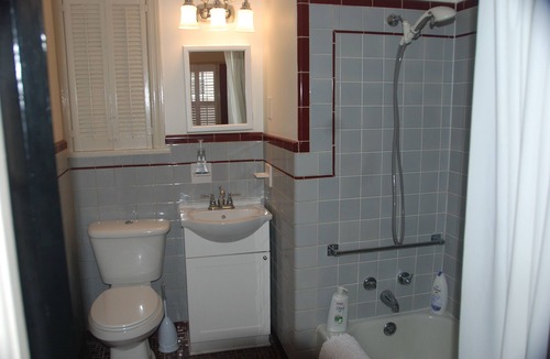 Summerville House | Clean-Serene-Green, Best Location-Central-Historic, Large, Comfy, Accommodating