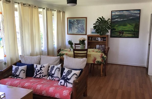 Haleiwa Bed & Breakfast | Clean single room across the street from the beach. 5 min walk to Historic town