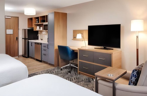 Macomb Hotel | Clean, Spacious Studio Perfect for Work or Leisure Near Mall at Partridge Creek
