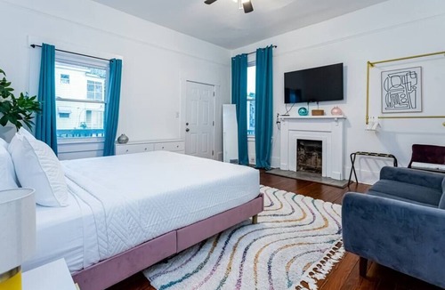 Metropolitan House | Clean Suite: Downtown Starland Yard Forsyth Park - Lower