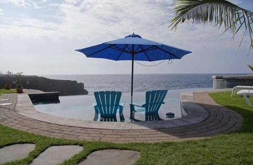 Captain Cook House | Cliffs of South Kona ‘The Cove at Milolii'