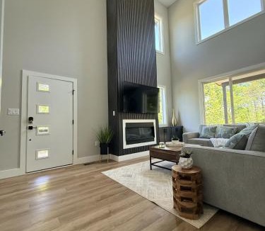 Asheville House | Cliffside Modern Villa. Secluded and accessible.