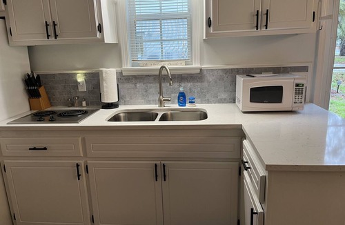 Beaufort Apartment | Close to Beaches, Parris Island & Pet friendly-on Lady's Island!