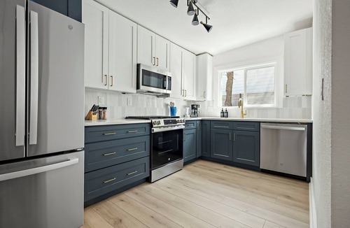 Chestnut House | Cloud 9 Bungalow - Cowboy Pool & East Downtown
