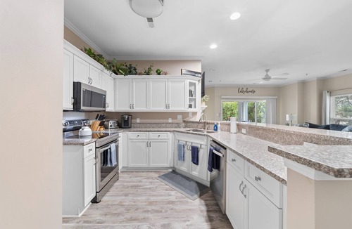 Cornelius Condo | Club Moe - Beautiful Waterfront LKN Condo - Lake Norman Vacation Rental