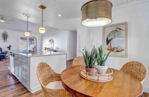Old Town Bluffton House | Coastal Cottage near DT Bluffton w/Golf Cart