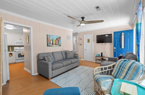 Surfside Beach House | Coastal Cottage- 3 Bedroom