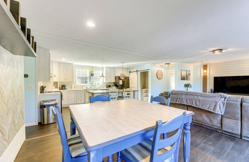 Newport House | 'Coastal Cozy' - Newport Home w/Private Hot Tub