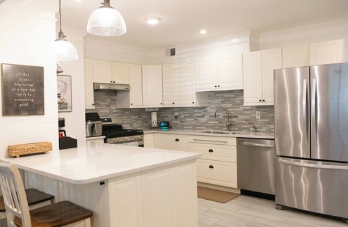 Thunderbolt House | Coastal Haven Near Beach Near Downtown