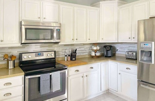 Savannah House | Coastal Home w Spa Midway to Historic Savannah & Tybee Beach