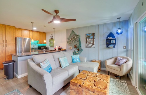 Kaunakakai Condo | Coastal Kaunakakai Condo w/Ocean-View Balcony!