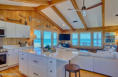 McCutcheon Field House | Coastal Memories - Beachfront 5-bdrm, 3 bth house with amazing views