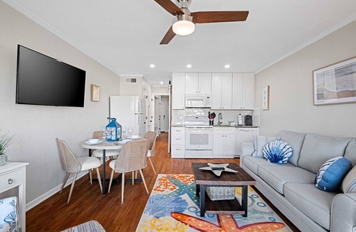 Folly Field Condo | Coastal Retreat Vibe w. Views - Beachfront Resort - Tennis & Pickleball OV B219